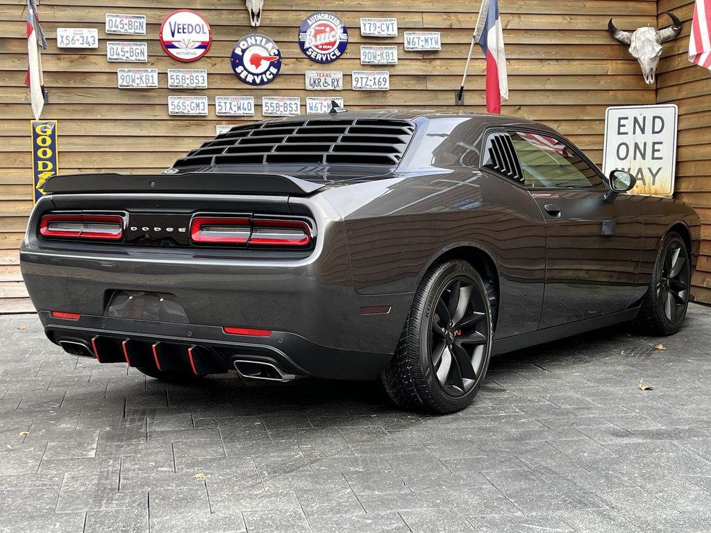 Dodge Challenger 2021