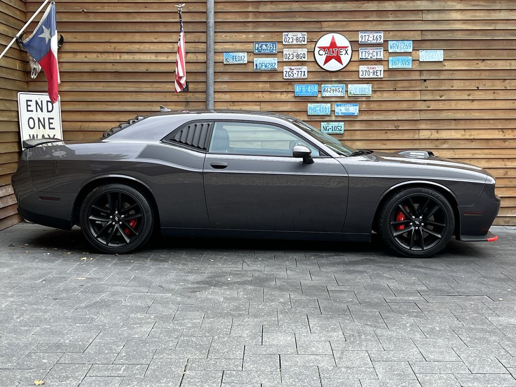 Dodge Challenger 2021