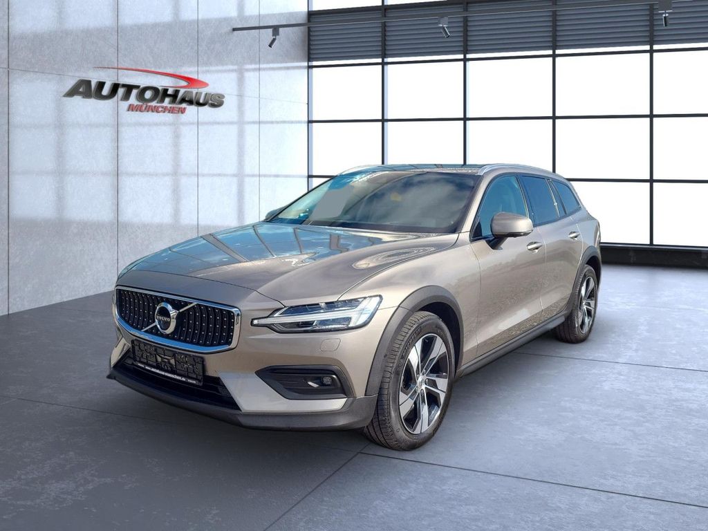 Volvo V60 Cross Country 2021