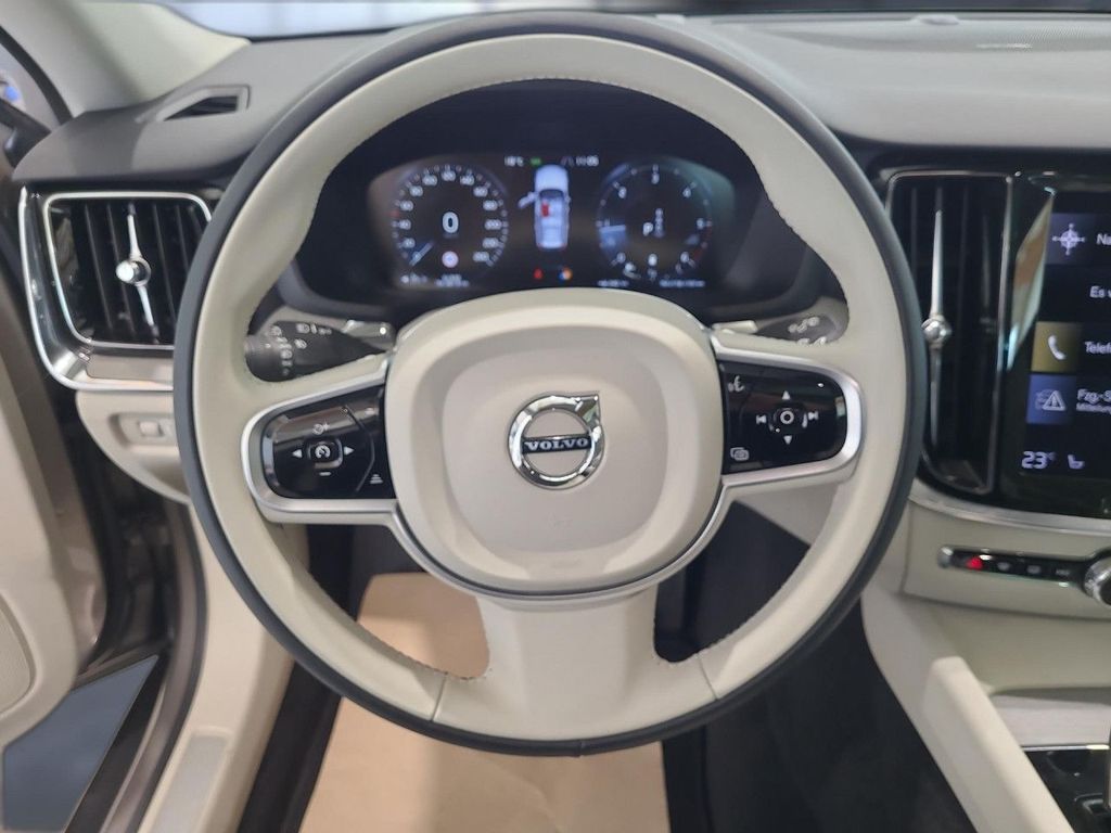Volvo V60 Cross Country 2021