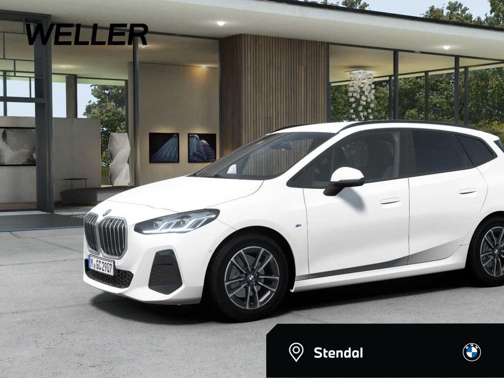 BMW 220 2025