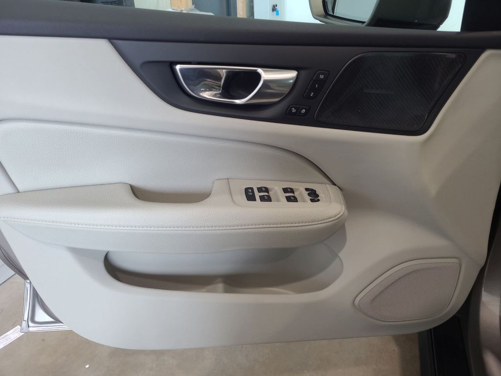 Volvo V60 Cross Country 2021