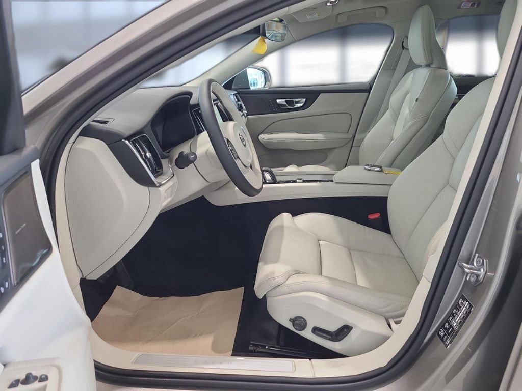 Volvo V60 Cross Country 2021