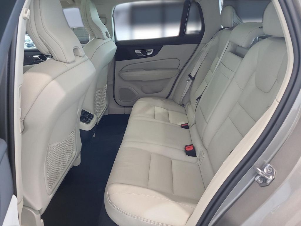 Volvo V60 Cross Country 2021