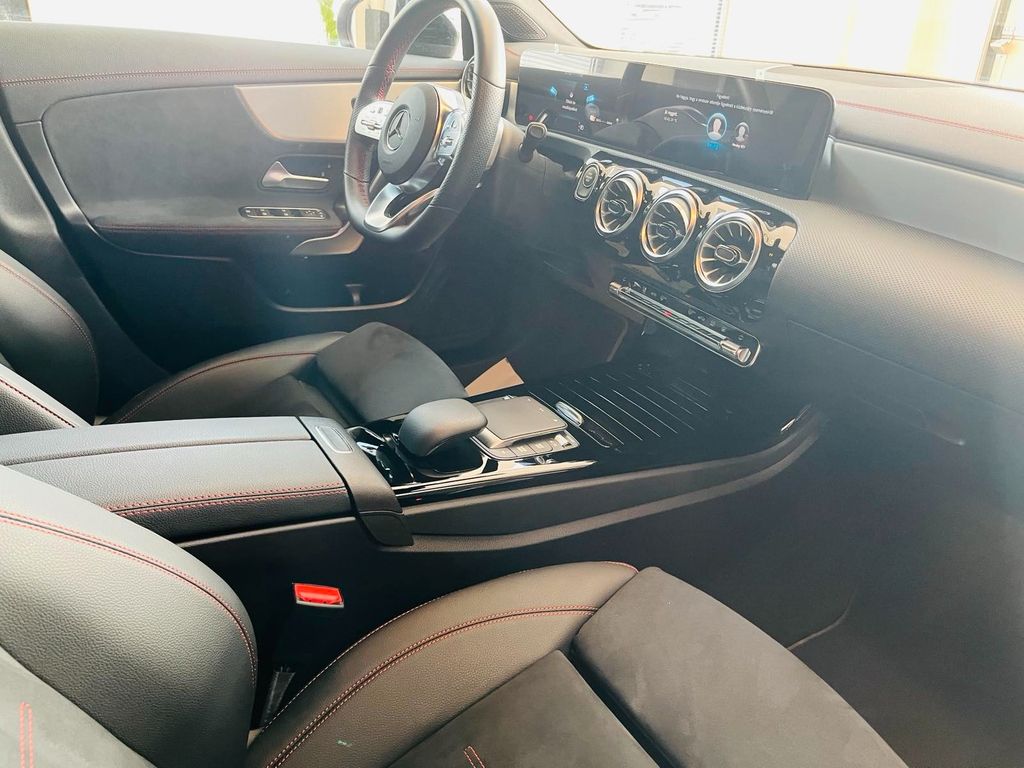 Mercedes-Benz CLA 250 2024