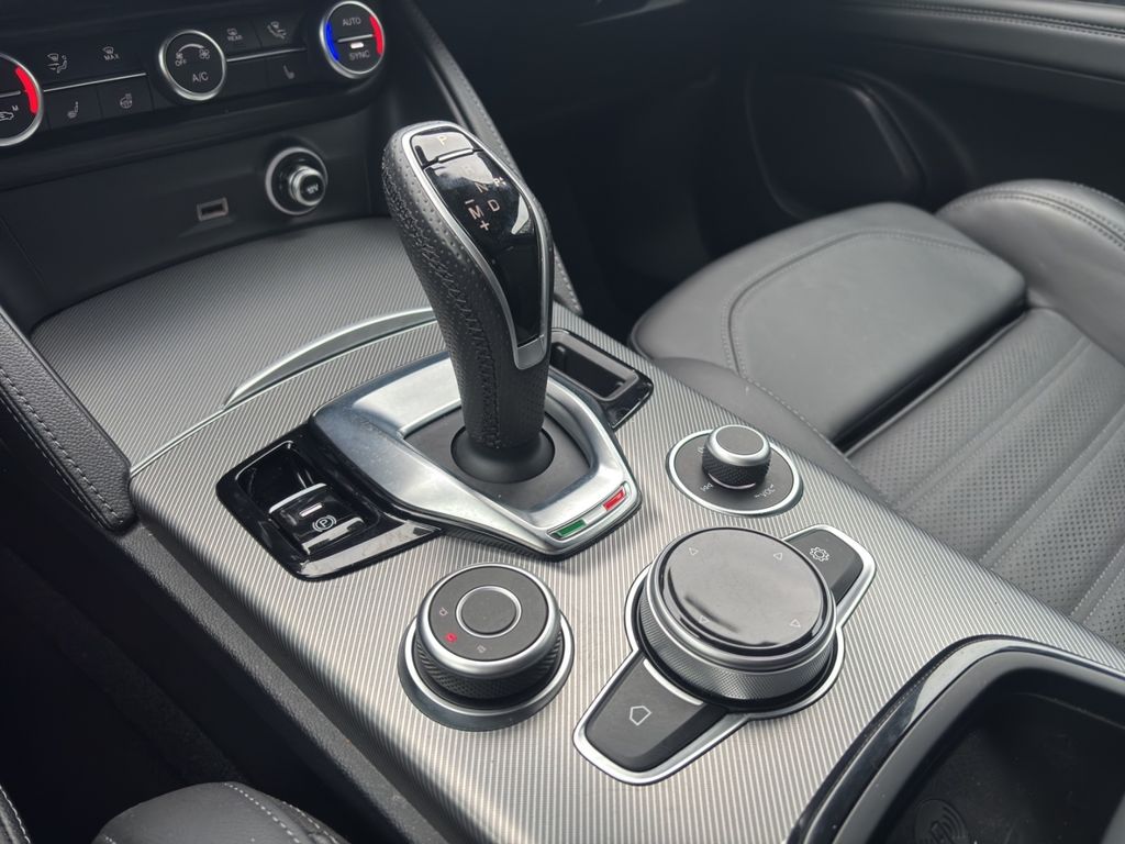 Alfa Romeo Stelvio 2024