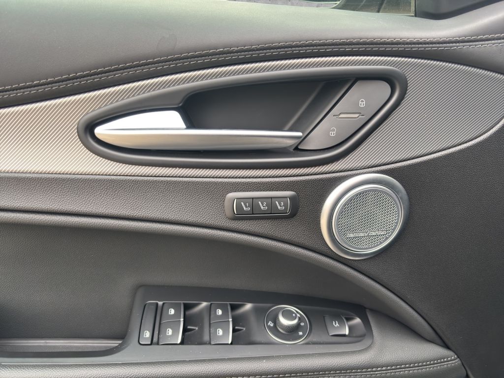 Alfa Romeo Stelvio 2024