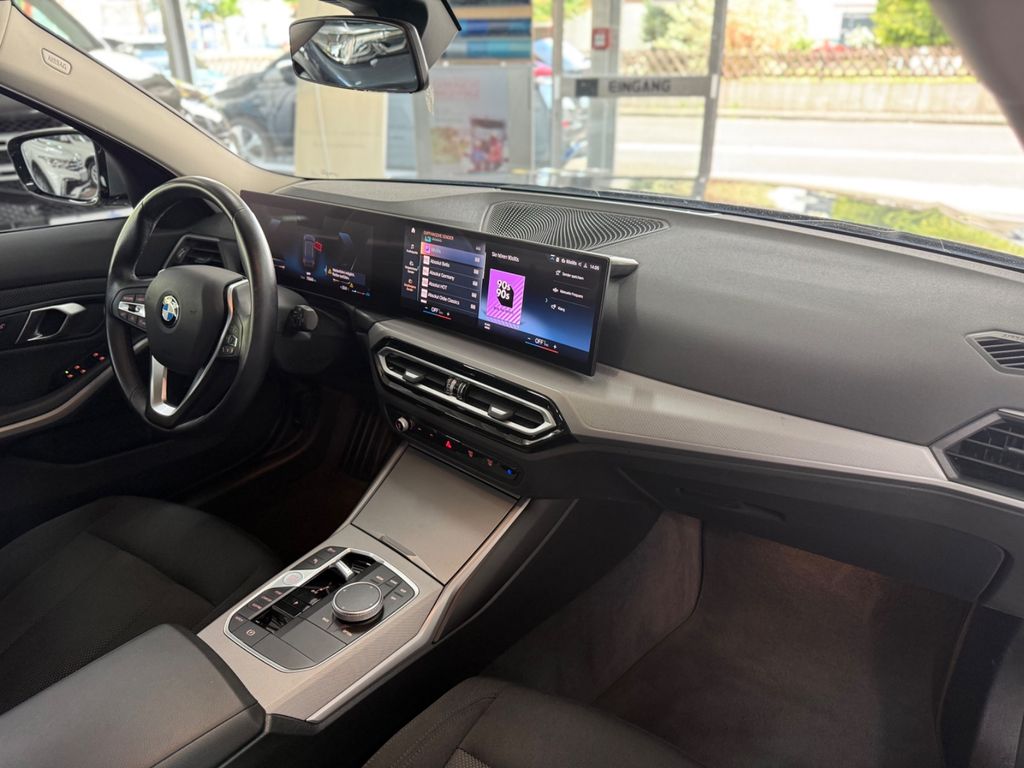 BMW 318 2022