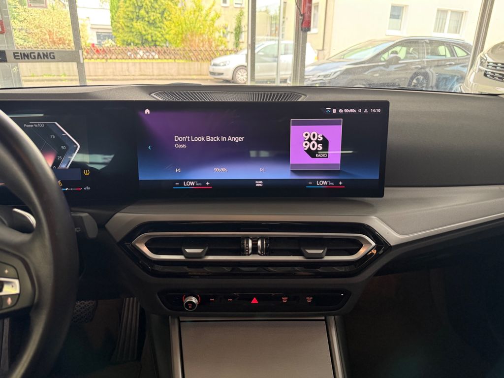 BMW 318 2022