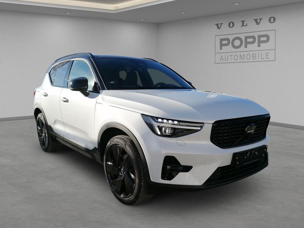 Volvo XC40 2025