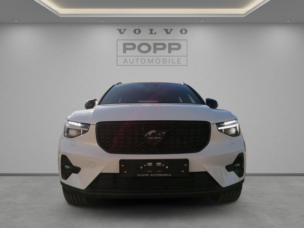 Volvo XC40 2025