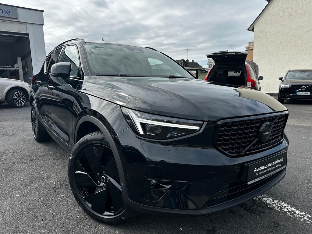 Volvo XC40 2025