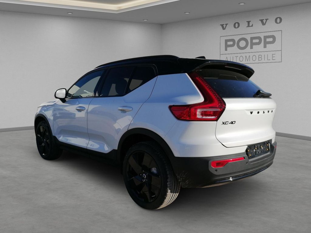 Volvo XC40 2025