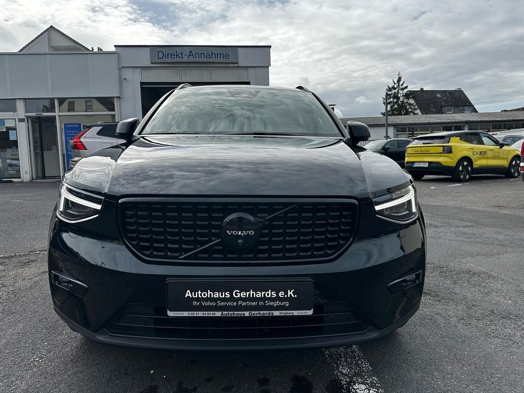 Volvo XC40 2025