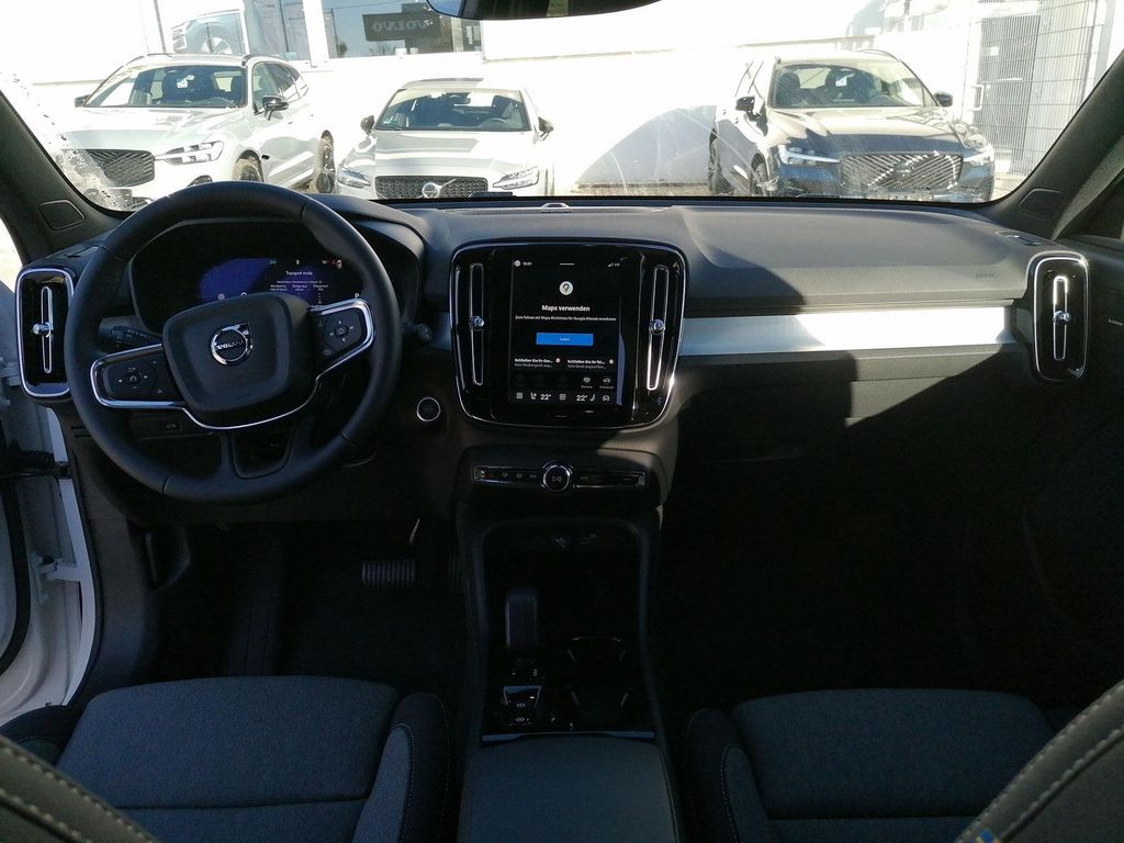 Volvo XC40 2025
