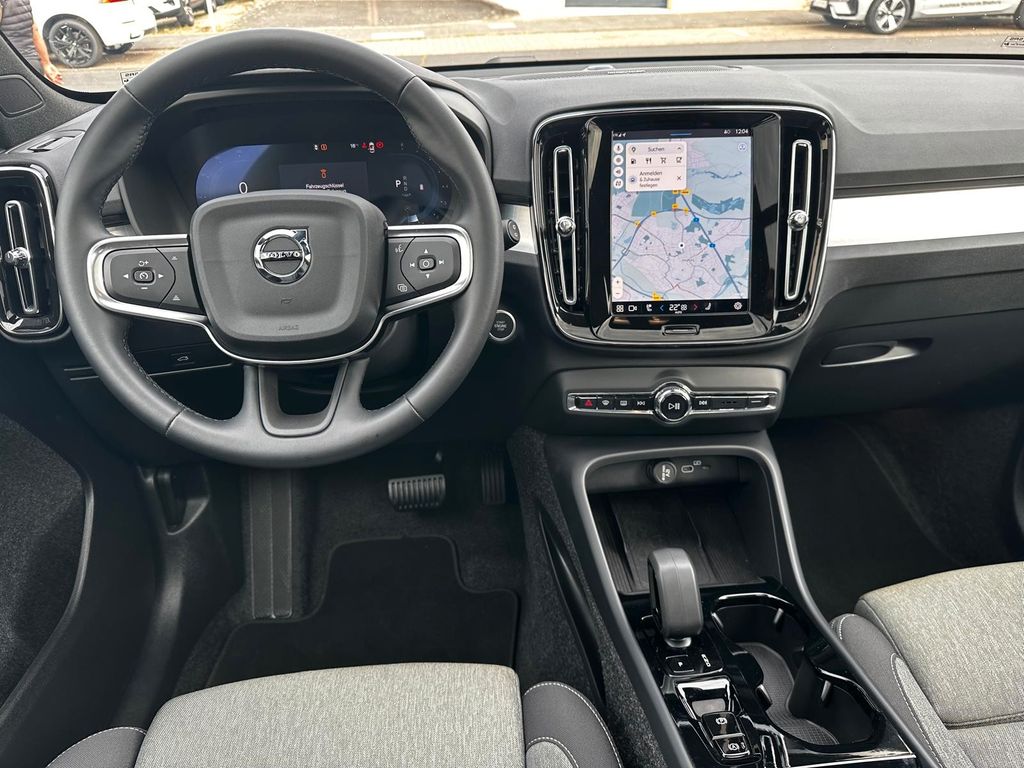 Volvo XC40 2025