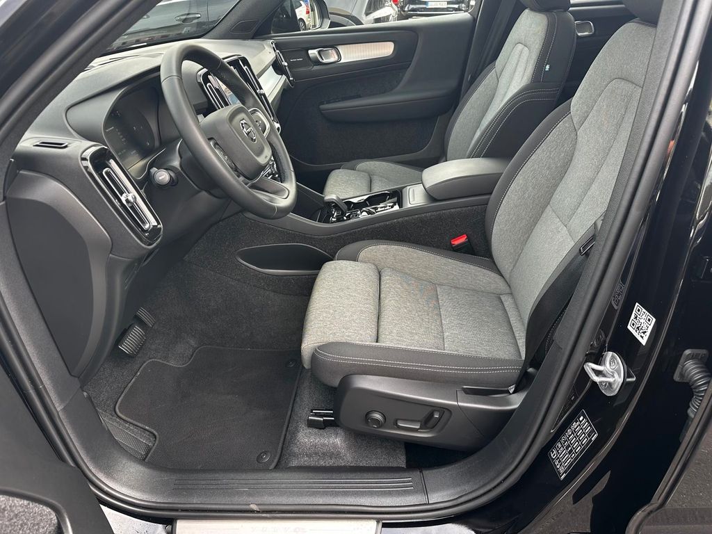 Volvo XC40 2025