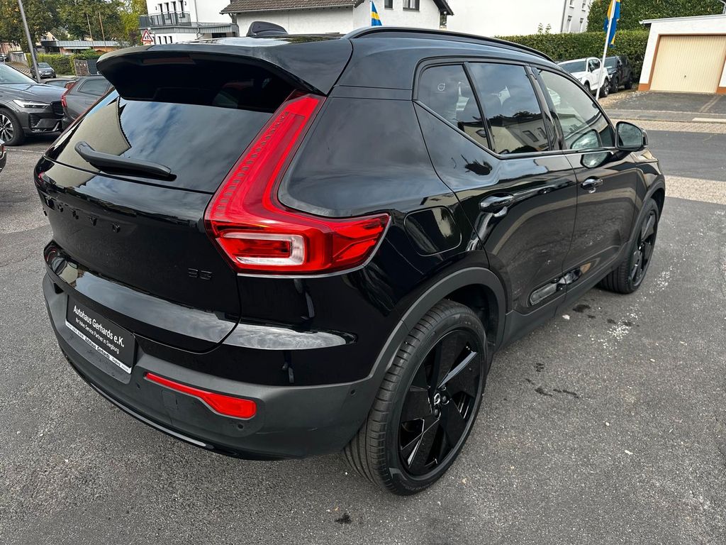Volvo XC40 2025