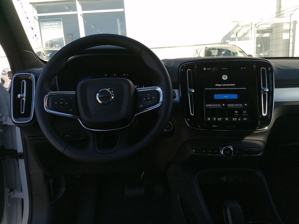 Volvo XC40 2025