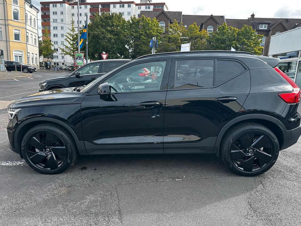 Volvo XC40 2025