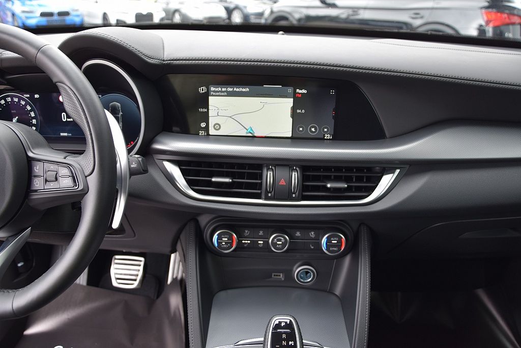 Alfa Romeo Stelvio 2023