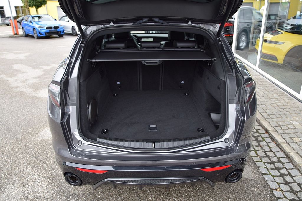 Alfa Romeo Stelvio 2023