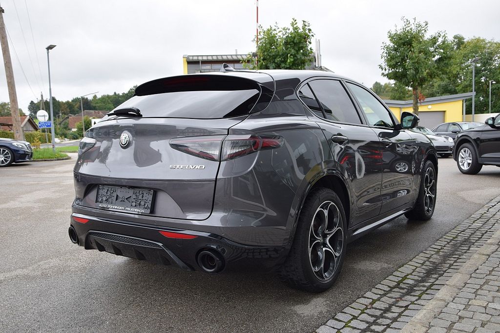 Alfa Romeo Stelvio 2023