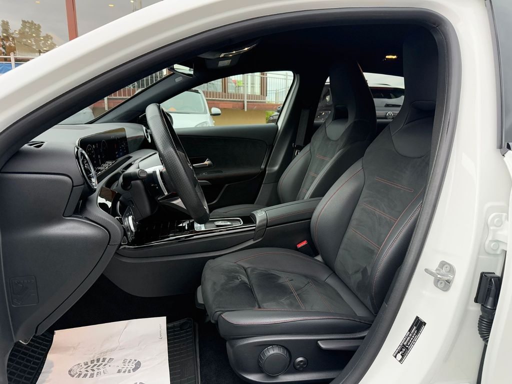 Mercedes-Benz A 180 2025