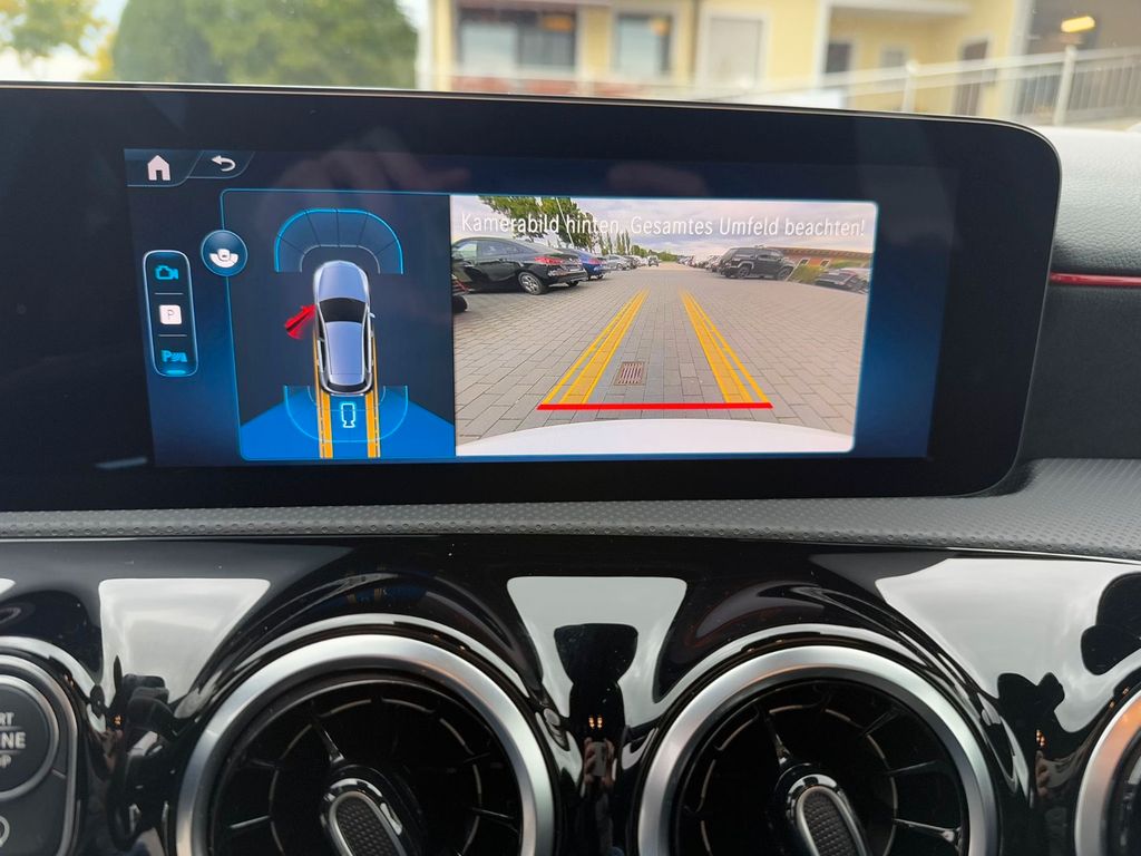 Mercedes-Benz A 180 2025