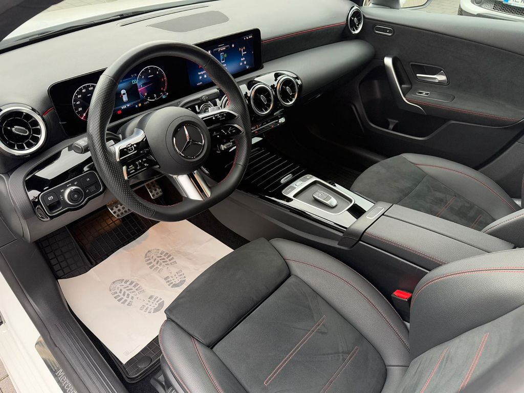 Mercedes-Benz A 180 2025