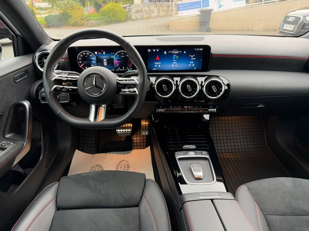 Mercedes-Benz A 180 2025