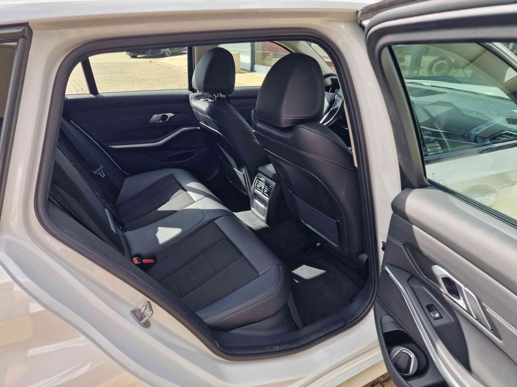 BMW 320 2022