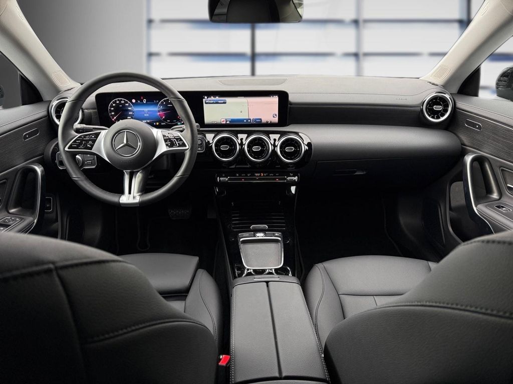 Mercedes-Benz CLA 180 2024