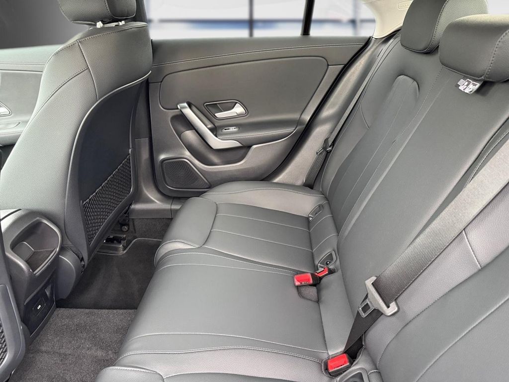 Mercedes-Benz CLA 180 2024