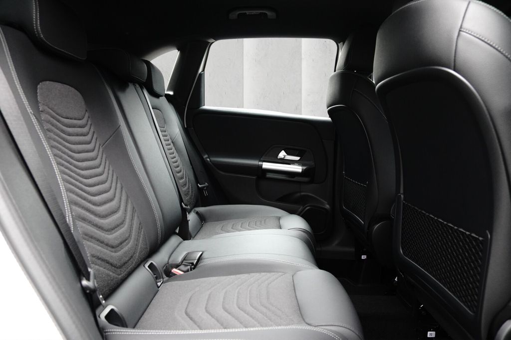 Mercedes-Benz B 180 2024