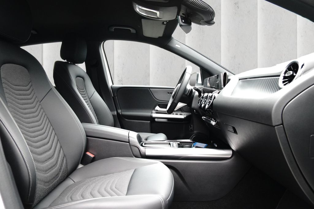 Mercedes-Benz B 180 2024