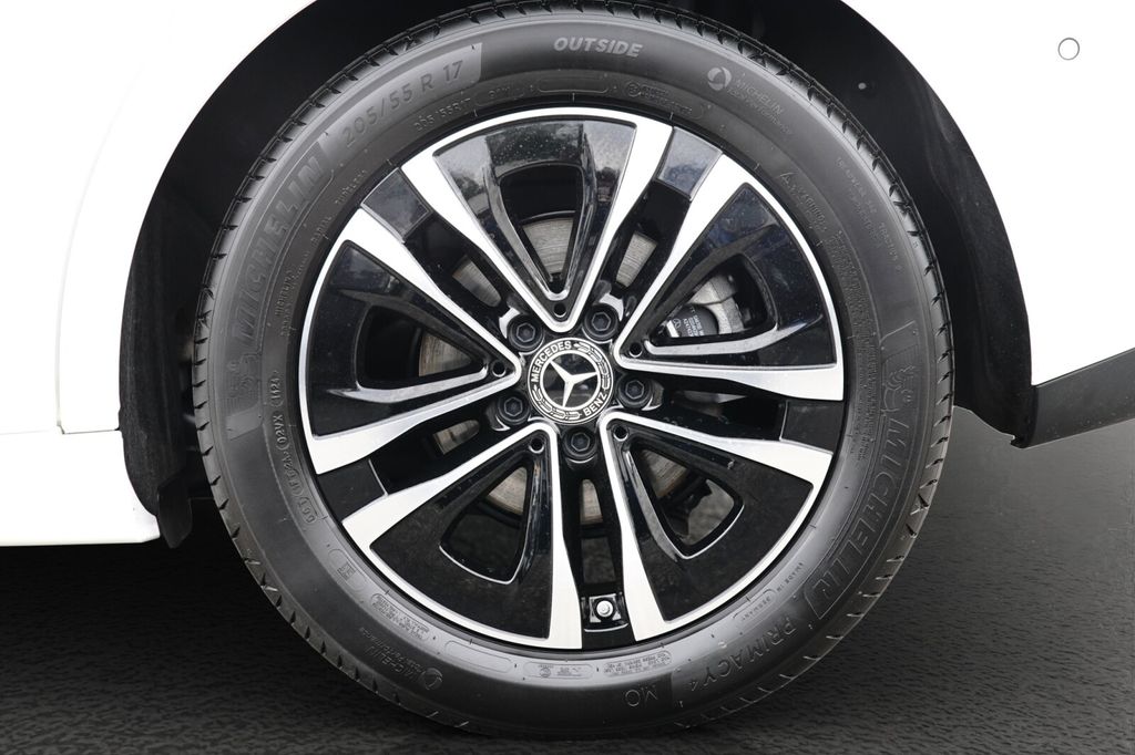 Mercedes-Benz B 180 2024