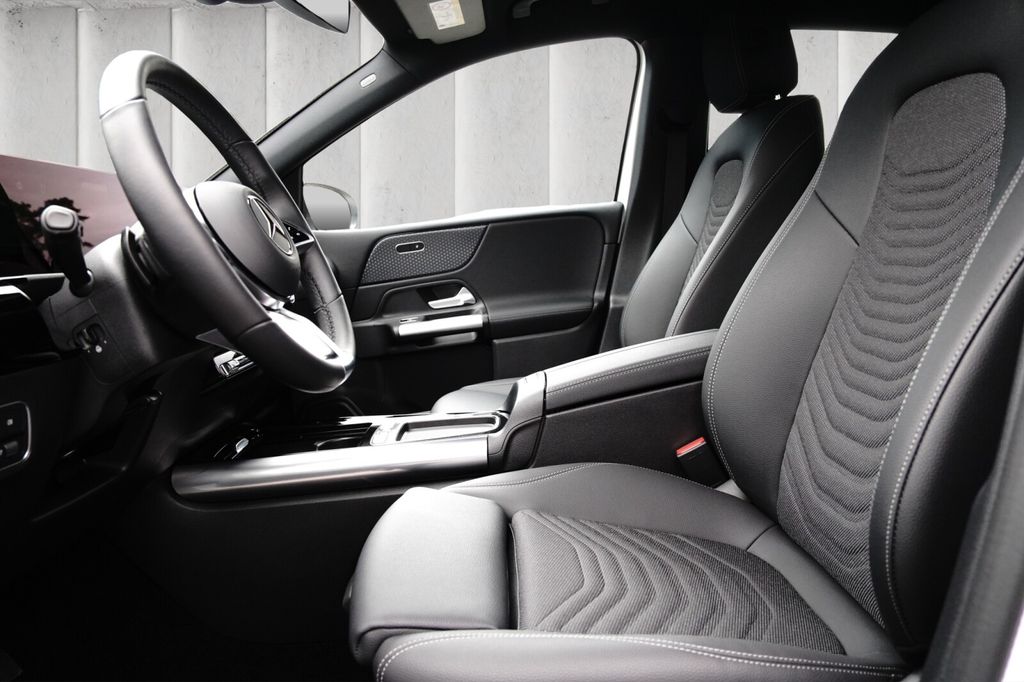 Mercedes-Benz B 180 2024