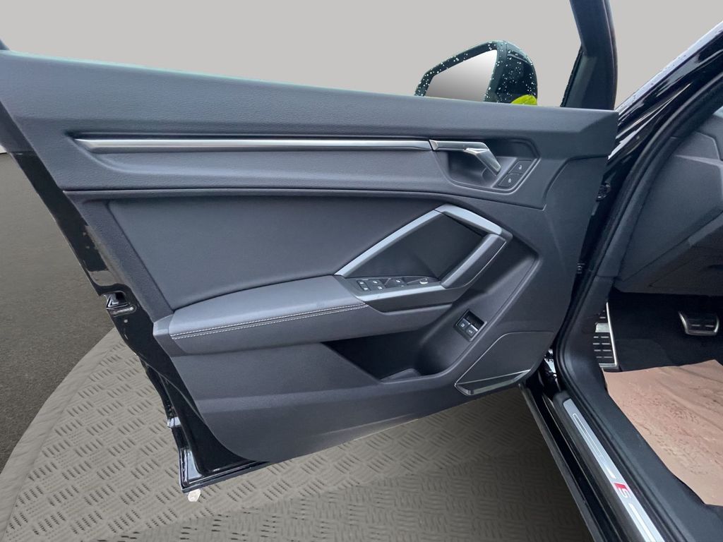 Audi Q3 2021