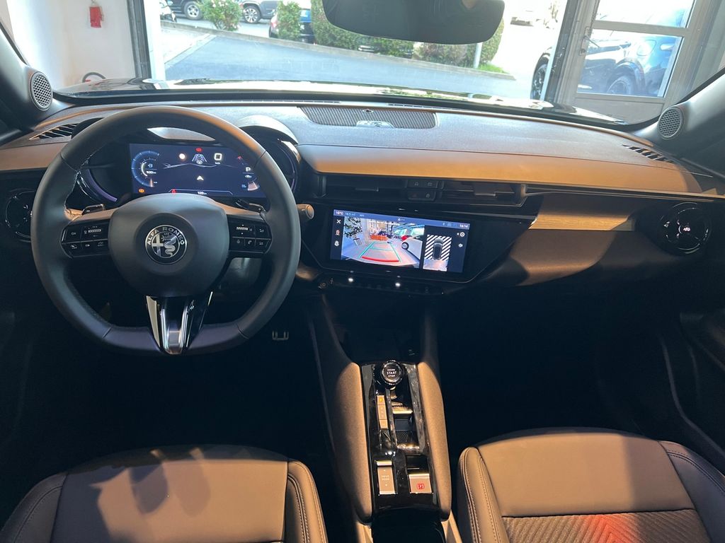 Alfa Romeo Junior 2025