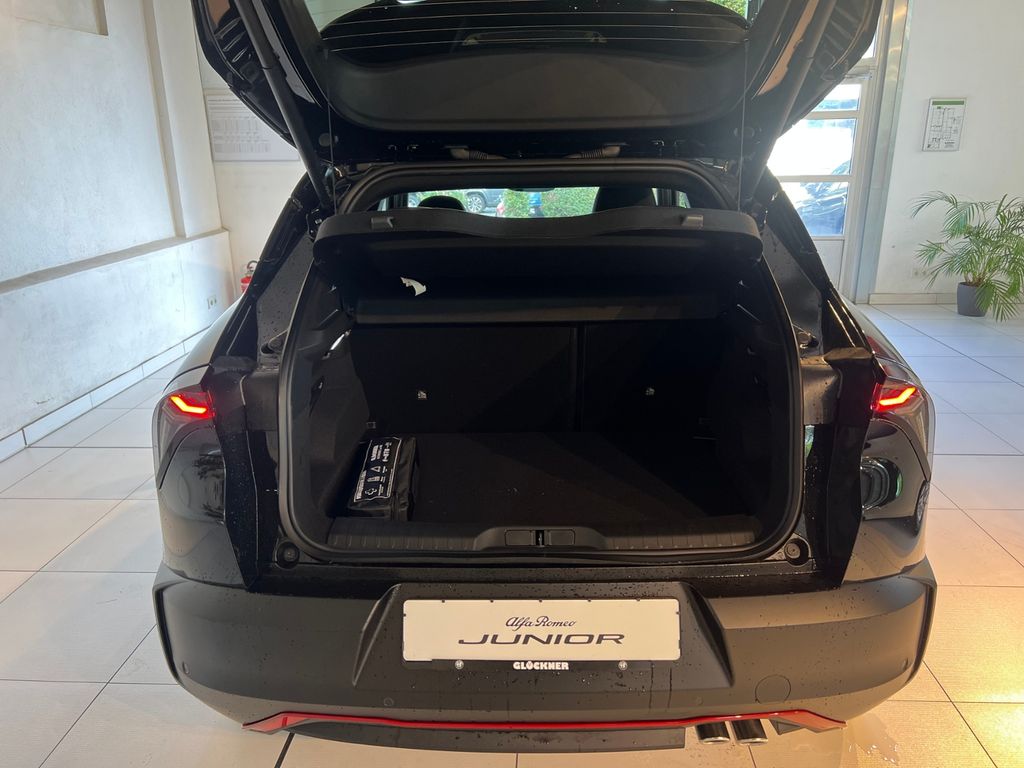 Alfa Romeo Junior 2025