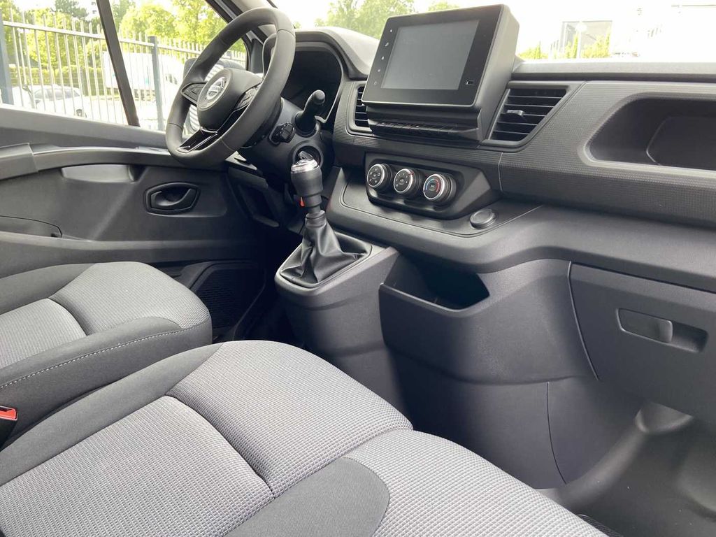 Nissan Primastar 2025