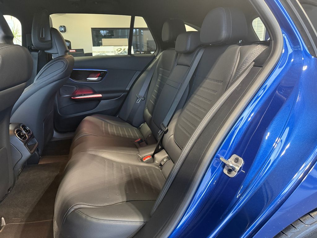 Mercedes-Benz C 300 2025