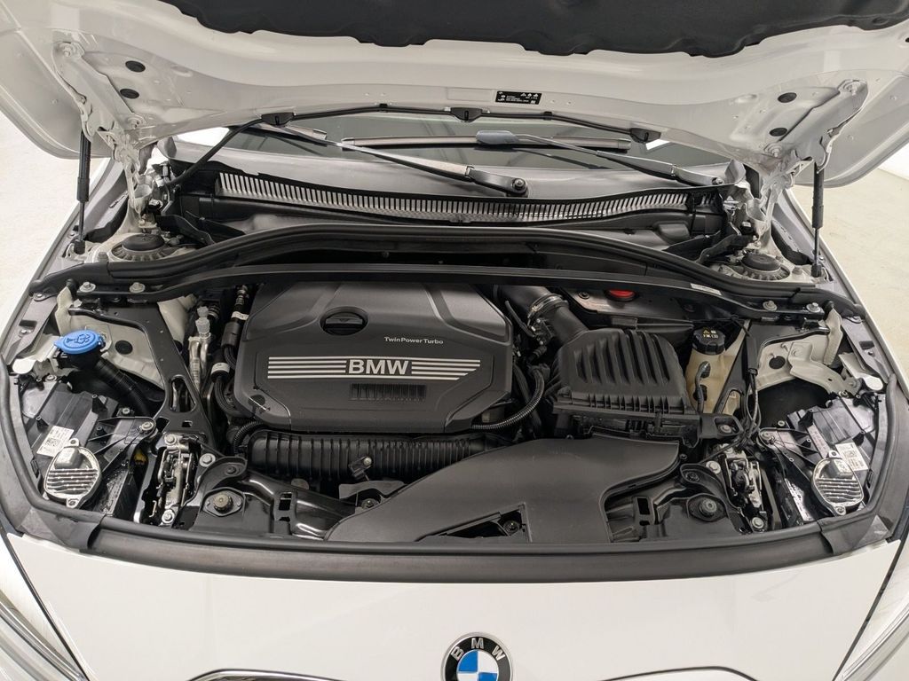 BMW 120 2022