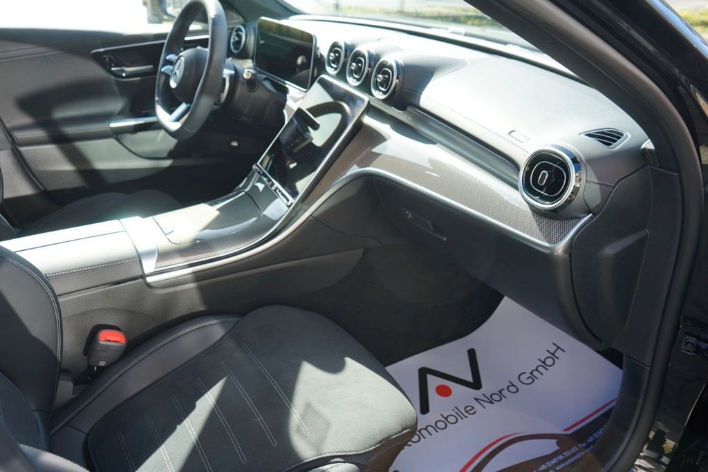 Mercedes-Benz C 300 2025