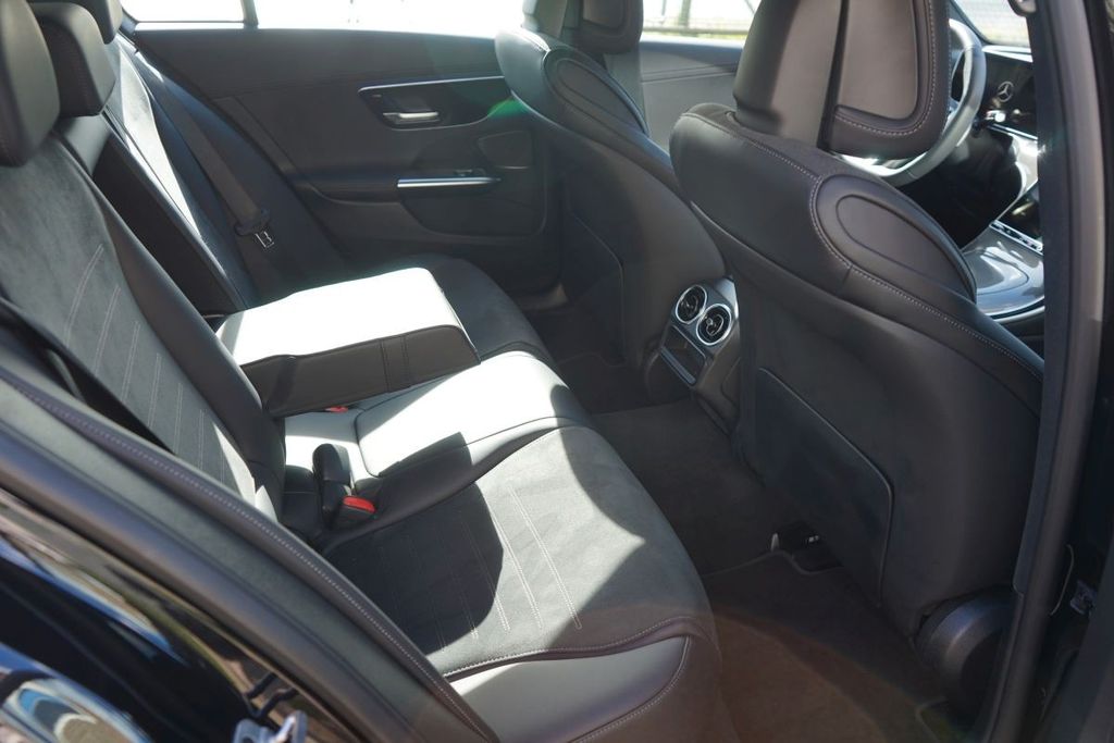 Mercedes-Benz C 300 2025