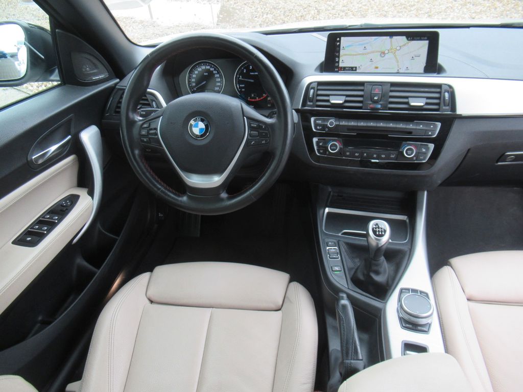 BMW 218 2021