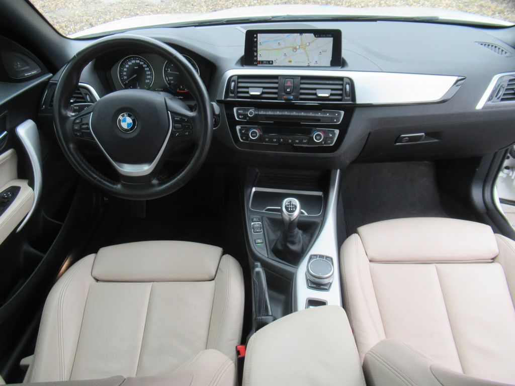 BMW 218 2021