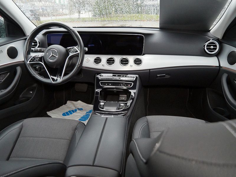 Mercedes-Benz E 300 2022