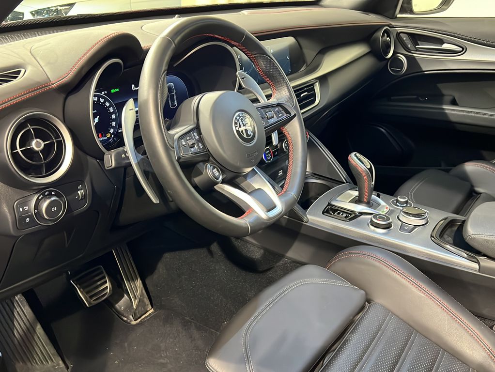 Alfa Romeo Stelvio 2023